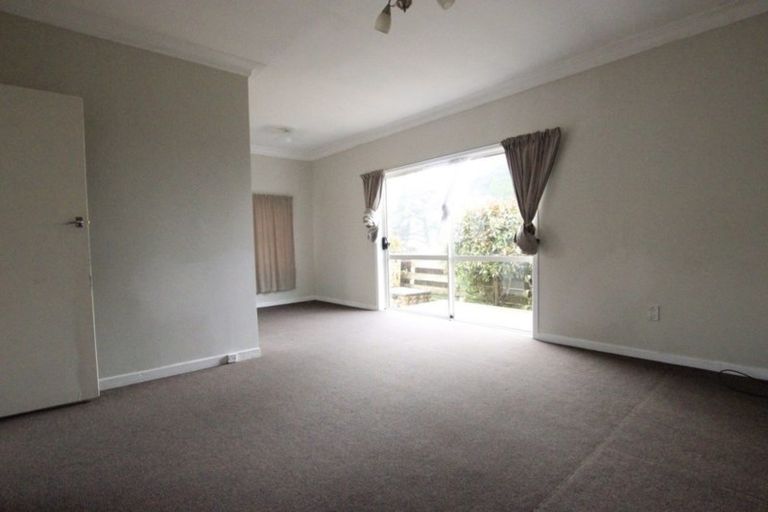 Photo of property in 27 Kirby Street, Glendene, Auckland, 0602