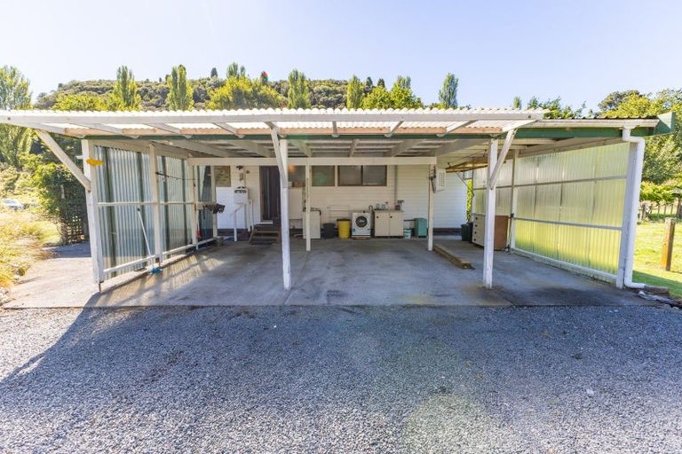 Photo of property in Ruatiti Cottage, 1693 Ruatiti Road, Ruatiti, Raetihi, 4696