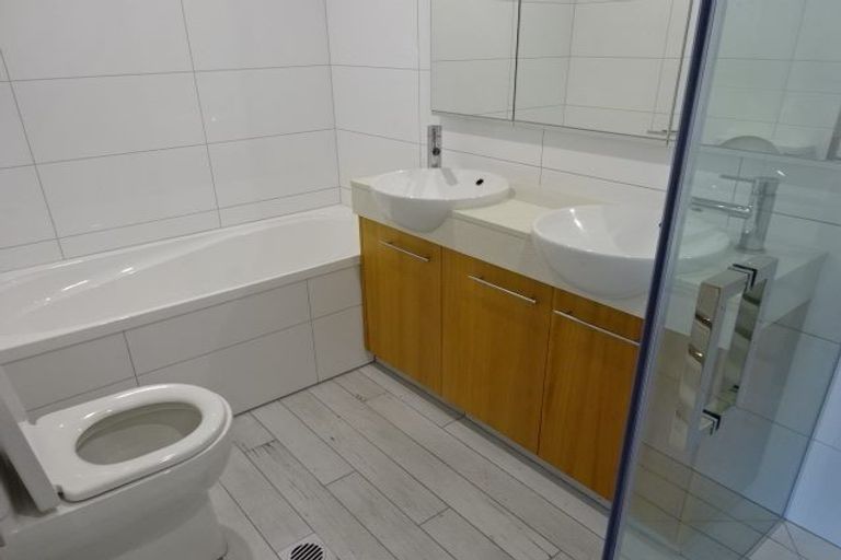 Photo of property in 210/252 Centreway Road, Orewa, 0931