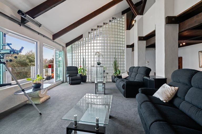 Photo of property in 5 Rangiuru Road, Mahina Bay, Lower Hutt, 5013