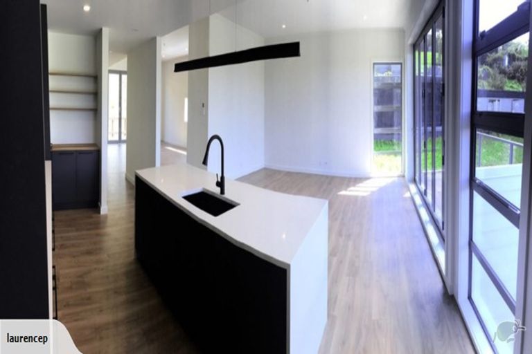 Photo of property in 8a Huka Road, Birkenhead, Auckland, 0626