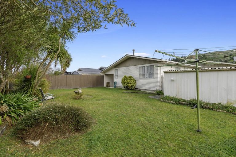Photo of property in 298 Wellington Road, Wainuiomata, Lower Hutt, 5014