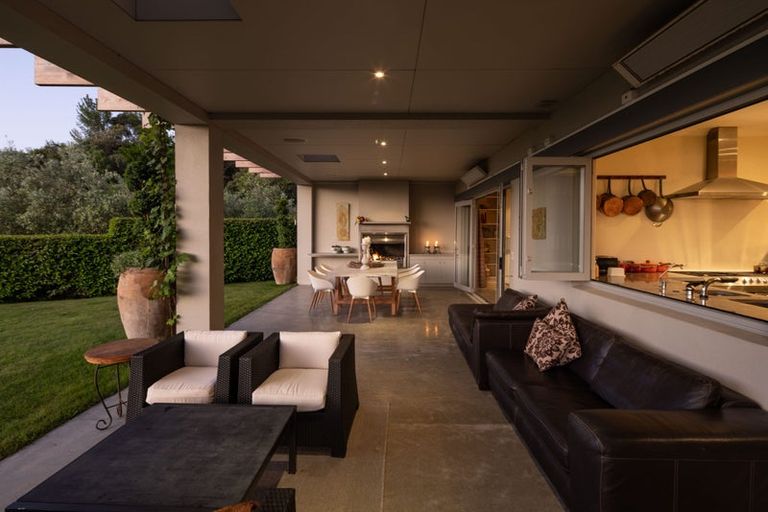 Photo of property in 137 Blackbarn Road, Havelock North, 4294