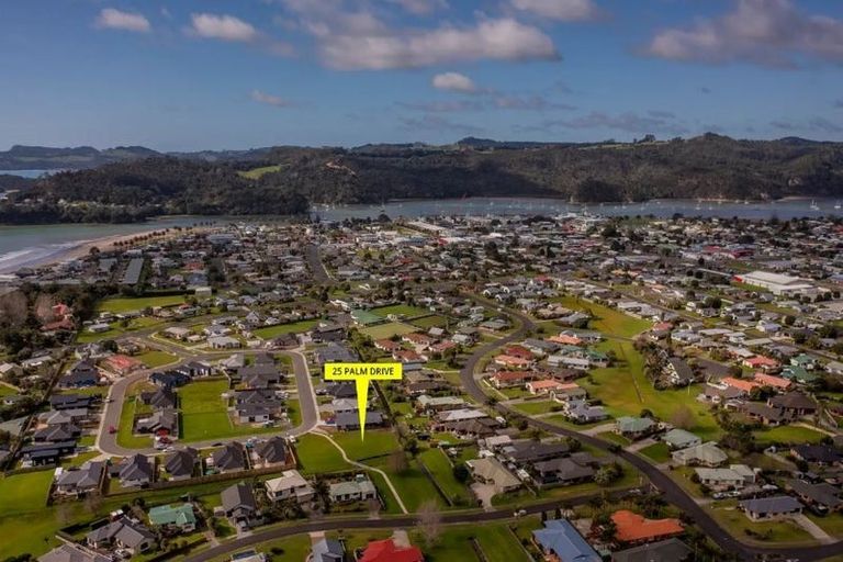 Photo of property in 25 Palm Drive, Whitianga, 3510