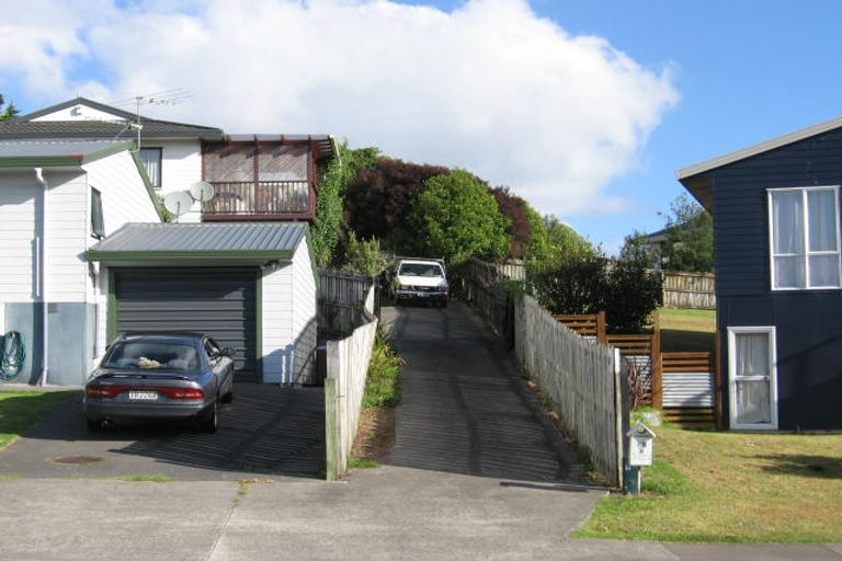 Photo of property in 1/48 Barbados Drive, Unsworth Heights, Auckland, 0632