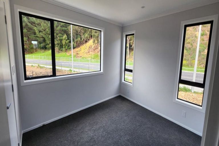 Photo of property in 2 Doug Jensen Street, Wallaceville, Upper Hutt, 5018
