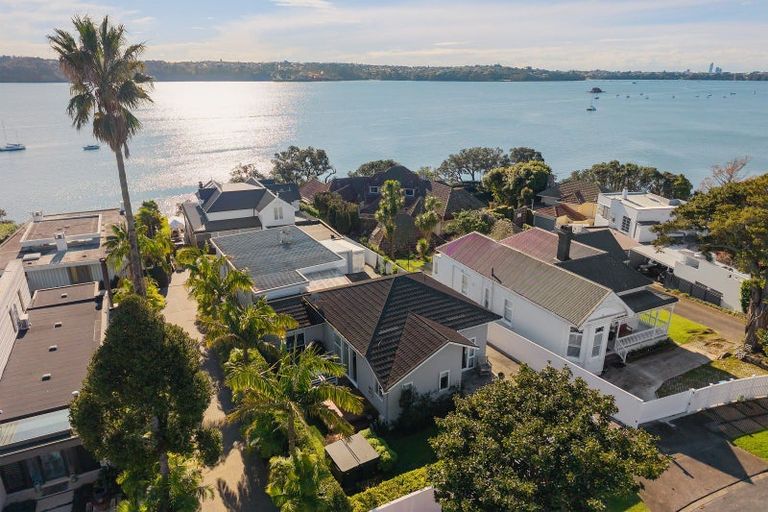 Photo of property in 1/11 Marine Parade, Herne Bay, Auckland, 1011