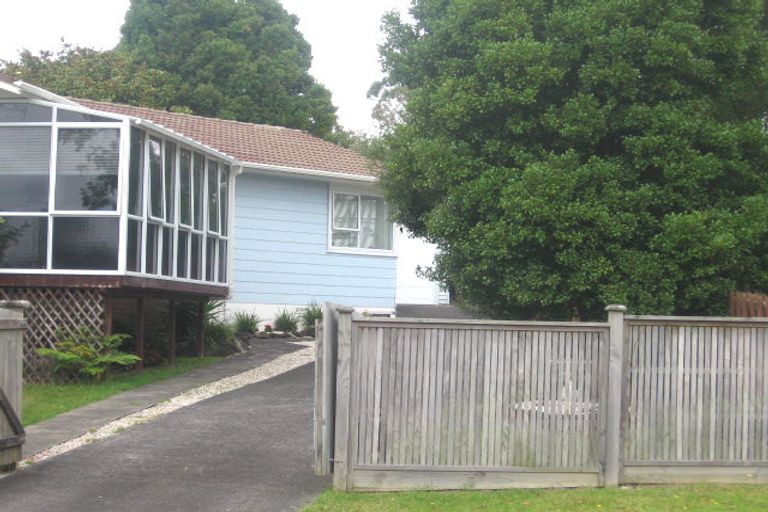 Photo of property in 22 Powrie Street, Glenfield, Auckland, 0629