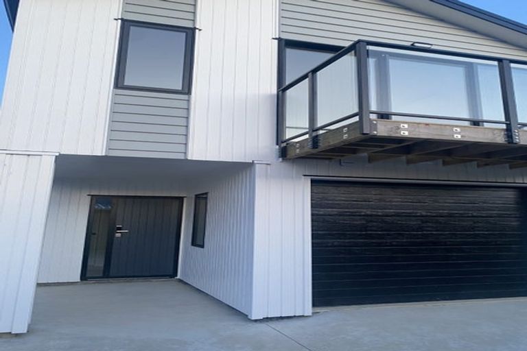 Photo of property in 6c Grays Road, Plimmerton, Porirua, 5026