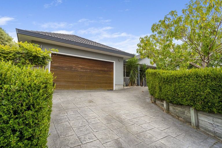 Photo of property in 36 Guildford Drive, Paraparaumu, 5032