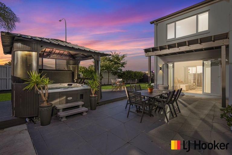 Photo of property in 39 Pickaberry Avenue, Karaka, Papakura, 2113