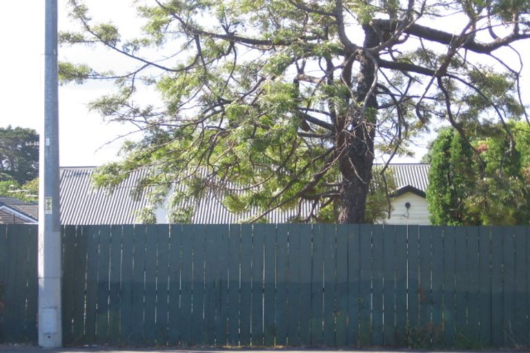 Photo of property in 1/3211 Great North Road, New Lynn, Auckland, 0600