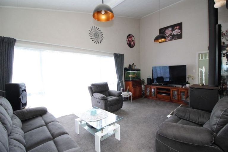 Photo of property in 43 Aotea Crescent, Tokoroa, 3420