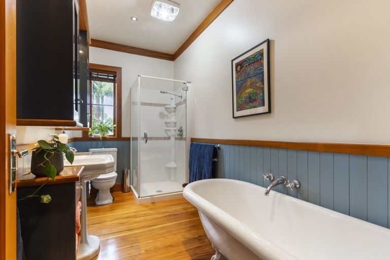 Photo of property in 27a Maritime Terrace, Birkenhead, Auckland, 0626