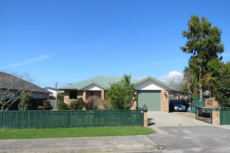 Photo of property in 37 Menzies Street, Westport, 7825
