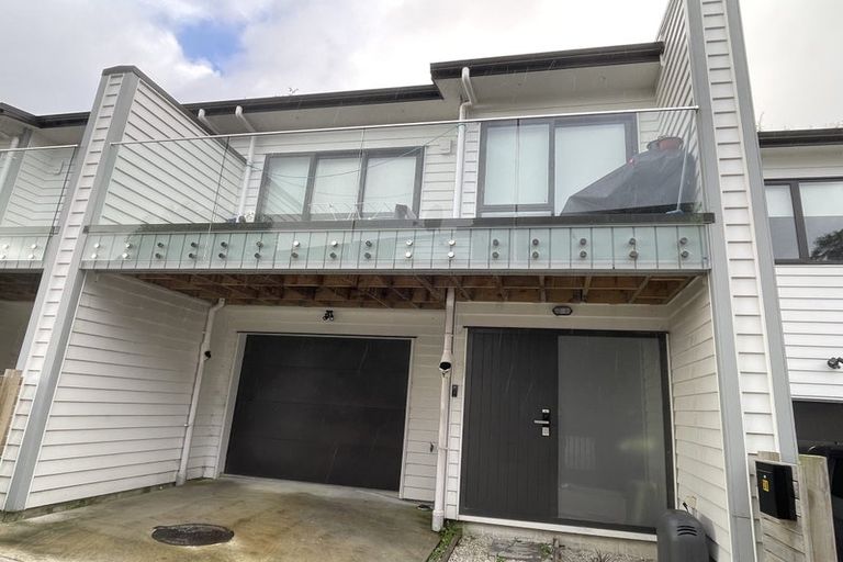 Photo of property in 38 Korokio Lane, Henderson, Auckland, 0612