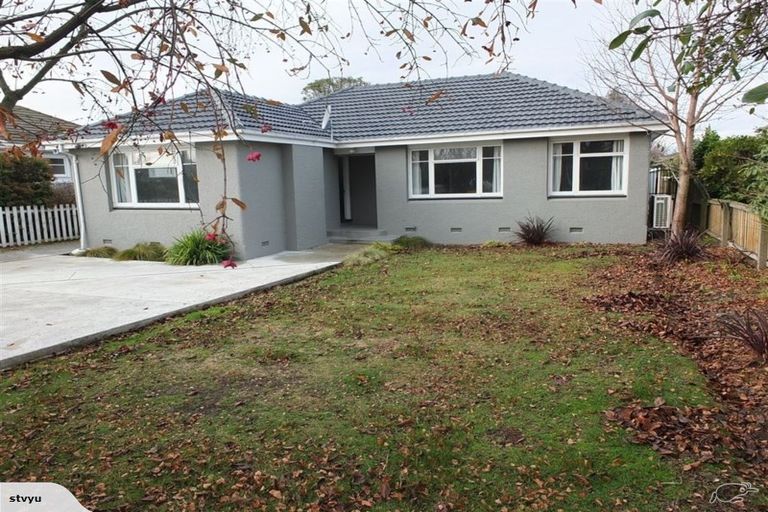 Photo of property in 106 Avonhead Road, Avonhead, Christchurch, 8042