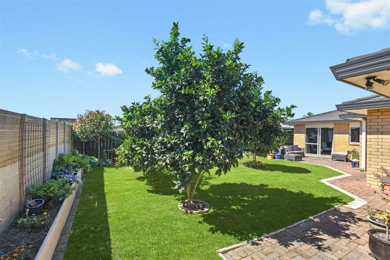 Photo of property in 36 Waiwherowhero Drive, St Andrews, Hamilton, 3200