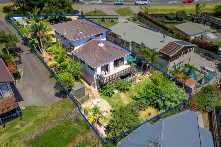 Photo of property in 53 Sunset Road, Totara Vale, Auckland, 0632