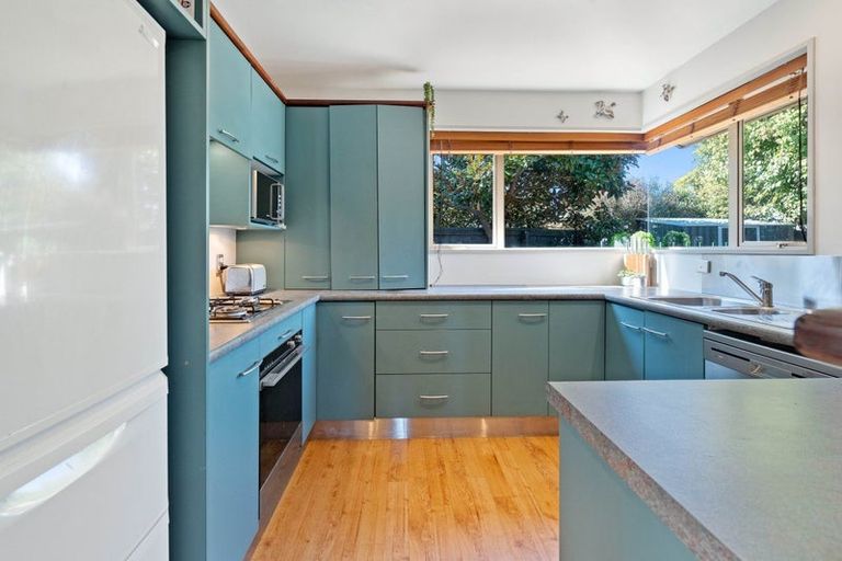 Photo of property in 1 Edgewater Lane, Halswell, Christchurch, 8025