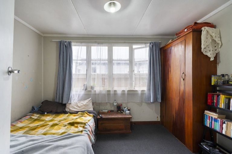 Photo of property in 412 Featherston Street, Palmerston North, 4414