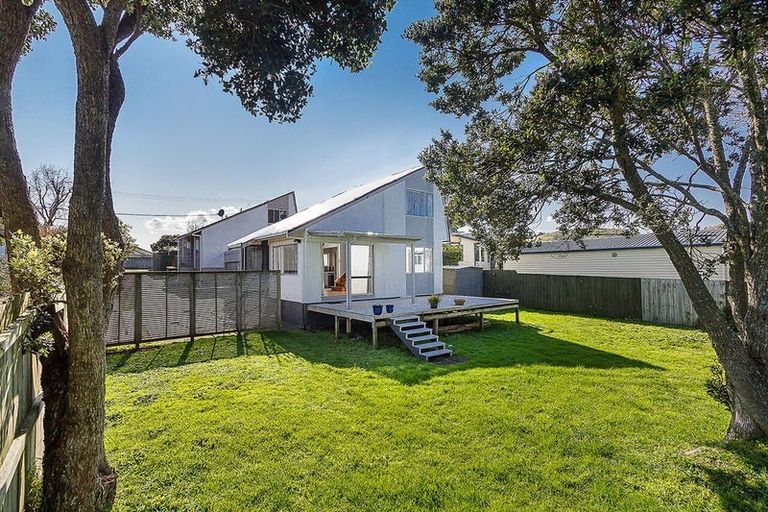 Photo of property in 2/10 Kiekie Road, Mangere Bridge, Auckland, 2022