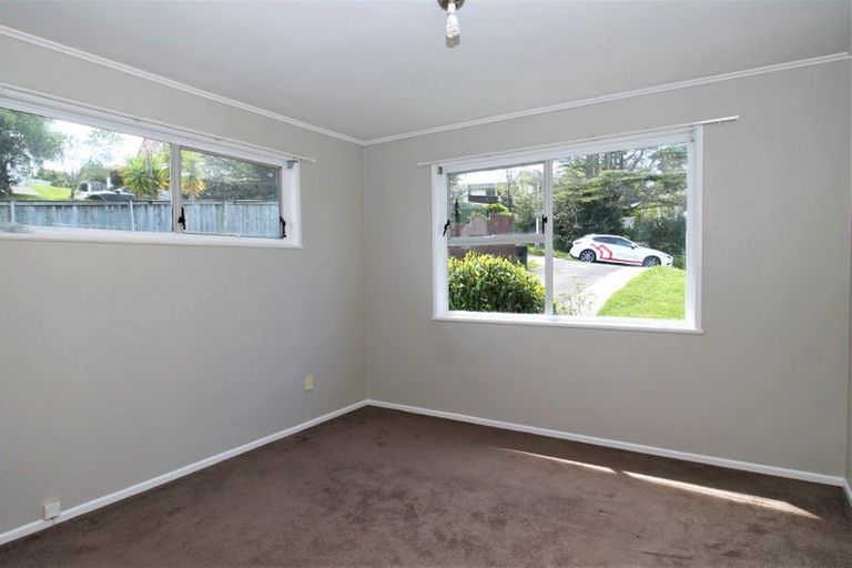 Photo of property in 16 Orton Street, Glenfield, Auckland, 0627