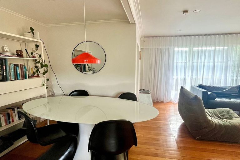 Photo of property in 1/31 Raines Avenue, Forrest Hill, Auckland, 0620