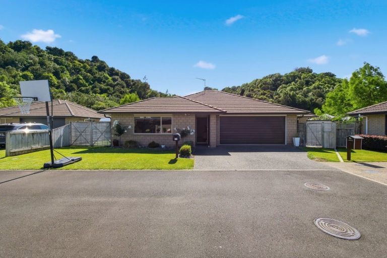 Photo of property in 11 Barometer Way, Pyes Pa, Tauranga, 3112