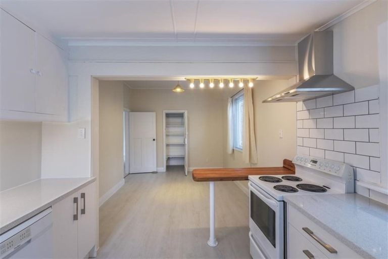 Photo of property in 10 Rimu Road, Kelburn, Wellington, 6012