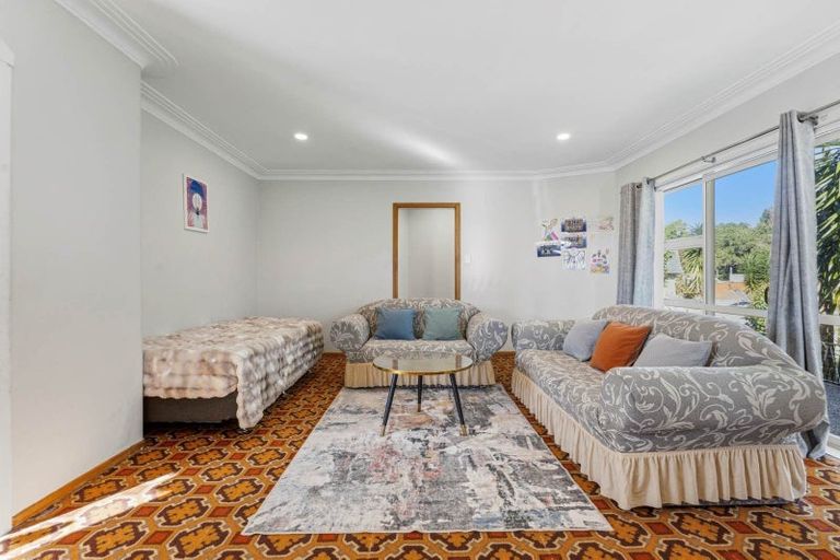 Photo of property in 330 Great South Road, Opaheke, Papakura, 2113