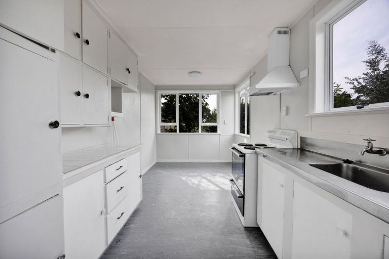 Photo of property in 40 Banks Street, Marfell, New Plymouth, 4310