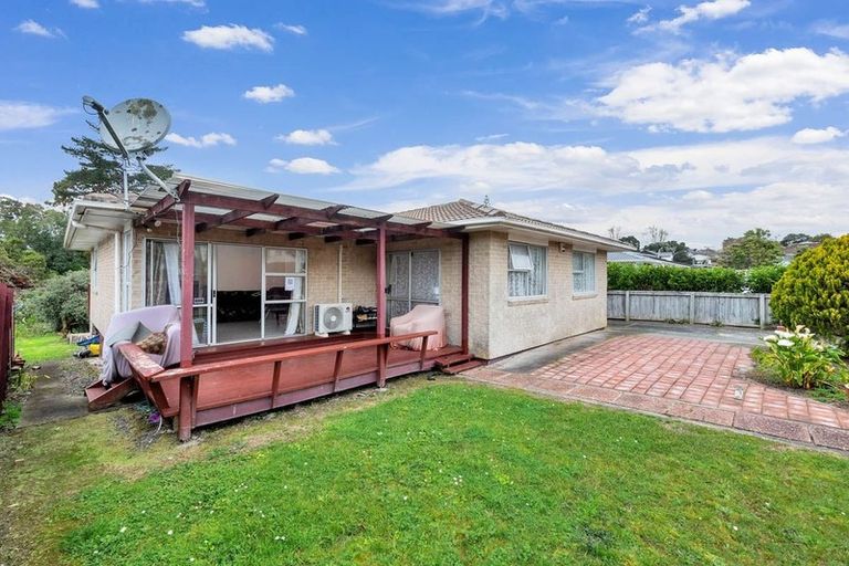 Photo of property in 24 Finlow Drive, Te Atatu South, Auckland, 0610