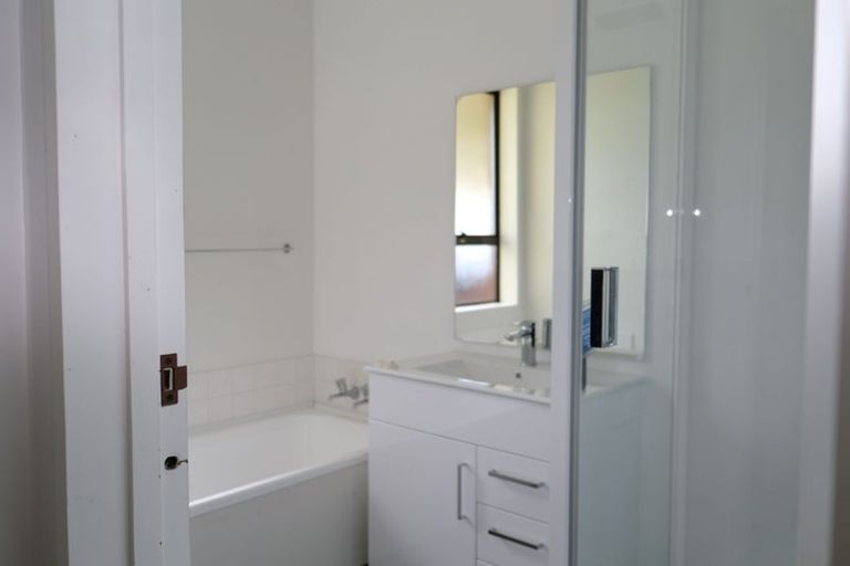 Photo of property in 2/68 Sabys Road, Halswell, Christchurch, 8025