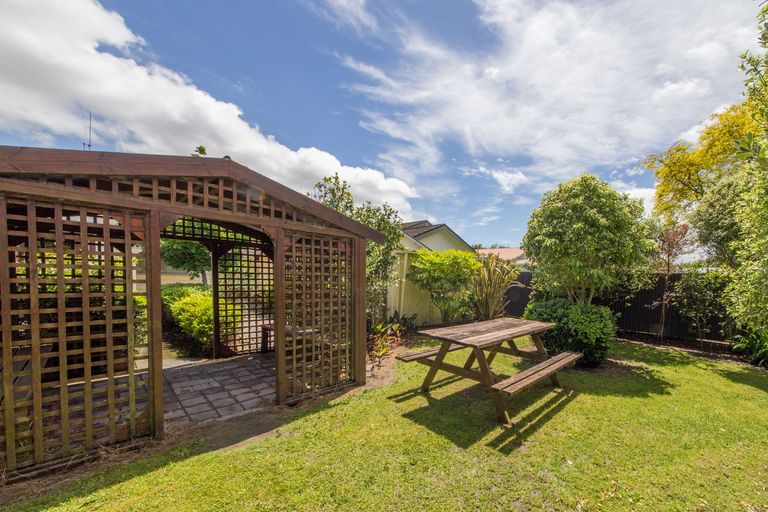 Photo of property in 34 Florence Avenue, Palmerston North, 4414