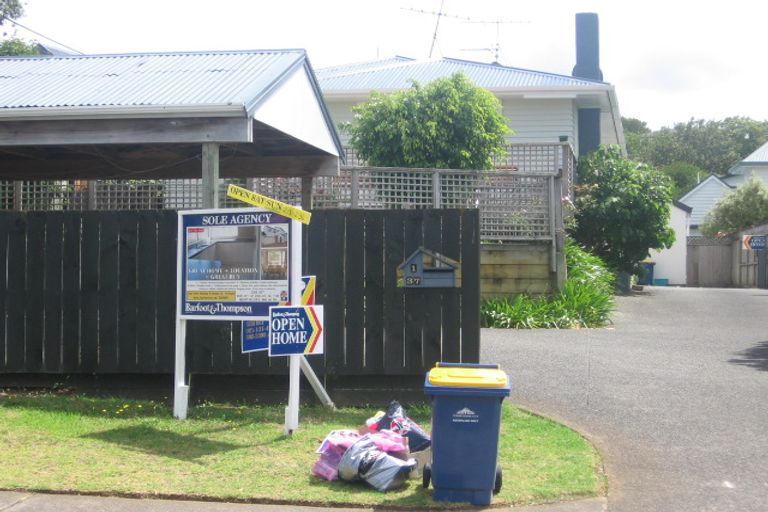 Photo of property in 2/37 Nile Road, Milford, Auckland, 0620