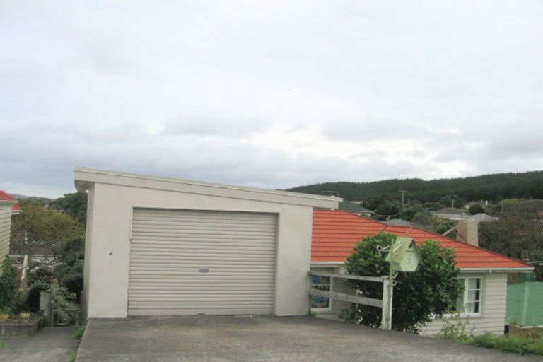 Photo of property in 9 Mexted Terrace, Tawa, Wellington, 5028