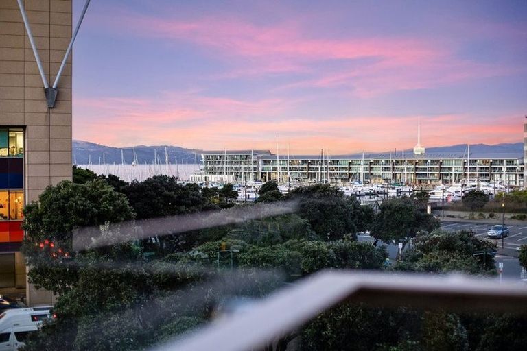 Photo of property in Piermont Apartments, 3d/82 Cable Street, Te Aro, Wellington, 6011