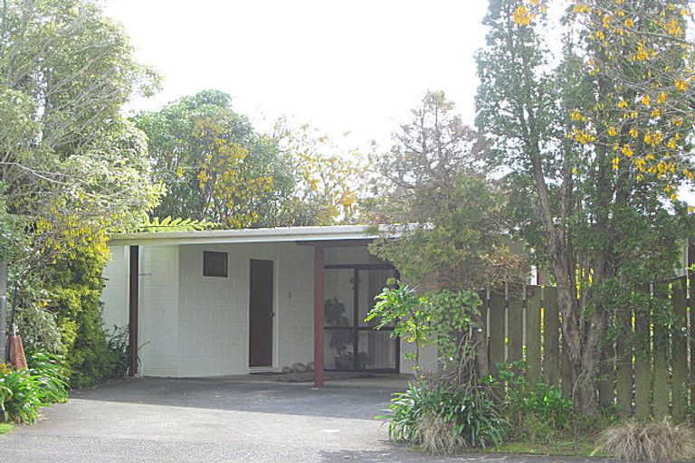 Photo of property in 28 Wesley Avenue, Frankleigh Park, New Plymouth, 4310