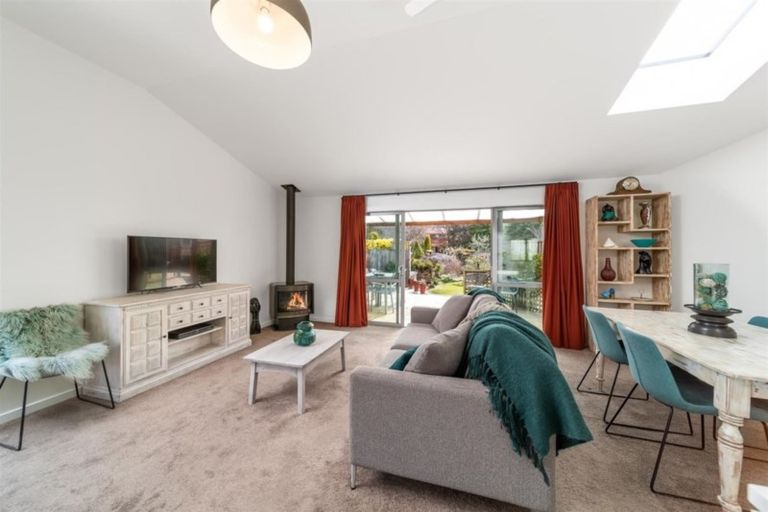 Photo of property in 6 Pritchard Place, Arrowtown, 9302