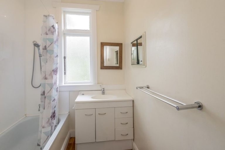 Photo of property in 378a Oxford Street, Levin, 5510