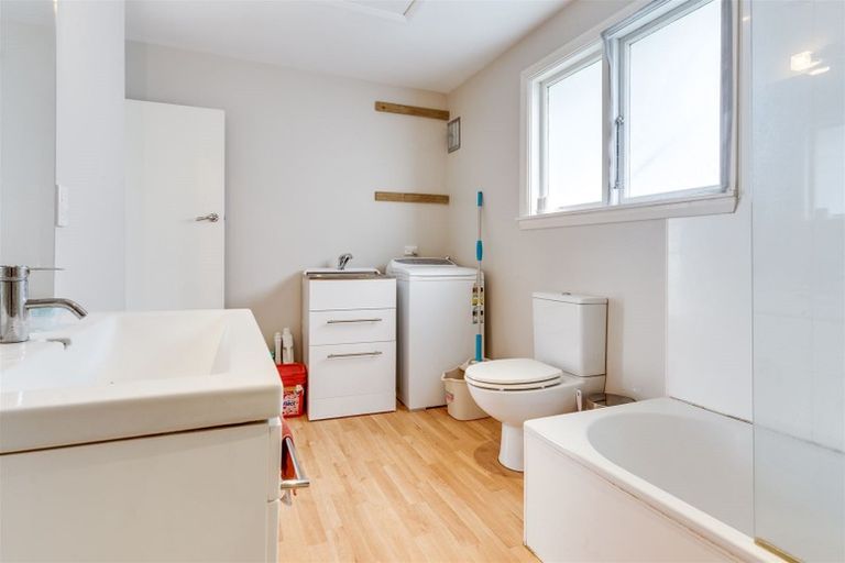 Photo of property in 4 Merton Place, Bryndwr, Christchurch, 8053