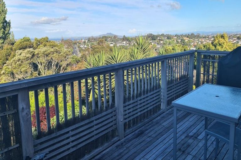 Photo of property in 2/50 Manuka Road, Glenfield, Auckland, 0629