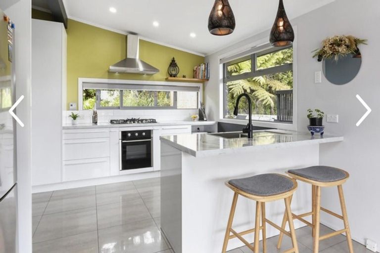 Photo of property in 14 Konini Road, Titirangi, Auckland, 0604