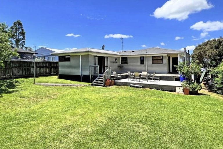 Photo of property in 2 Lincoln Road, Manurewa East, Auckland, 2102