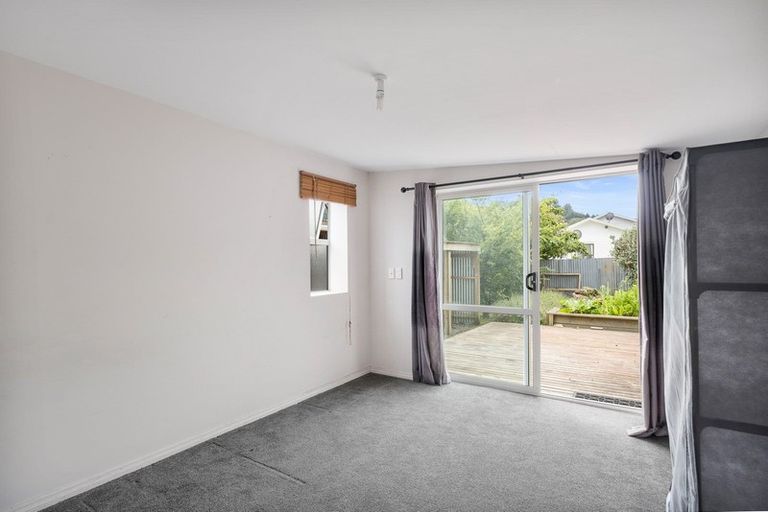 Photo of property in 24 York Street, Picton, 7220