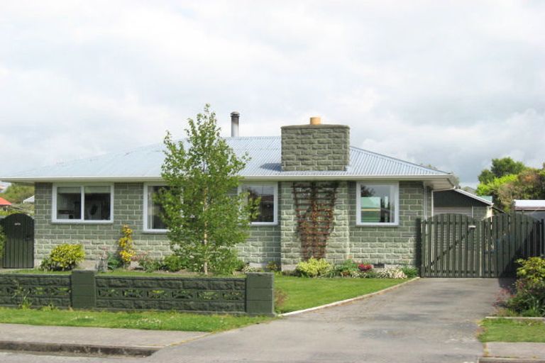 Photo of property in 1a Akaroa Street, Kaiapoi, 7630