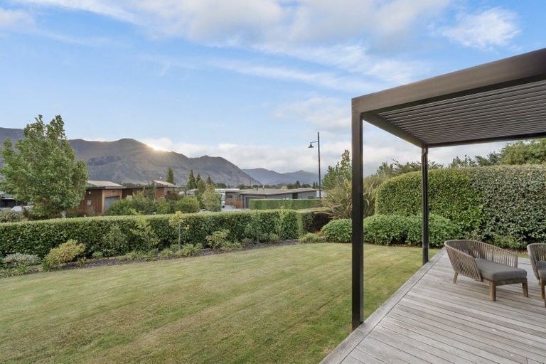 Photo of property in 1 Kirimoko Crescent, Wanaka, 9305