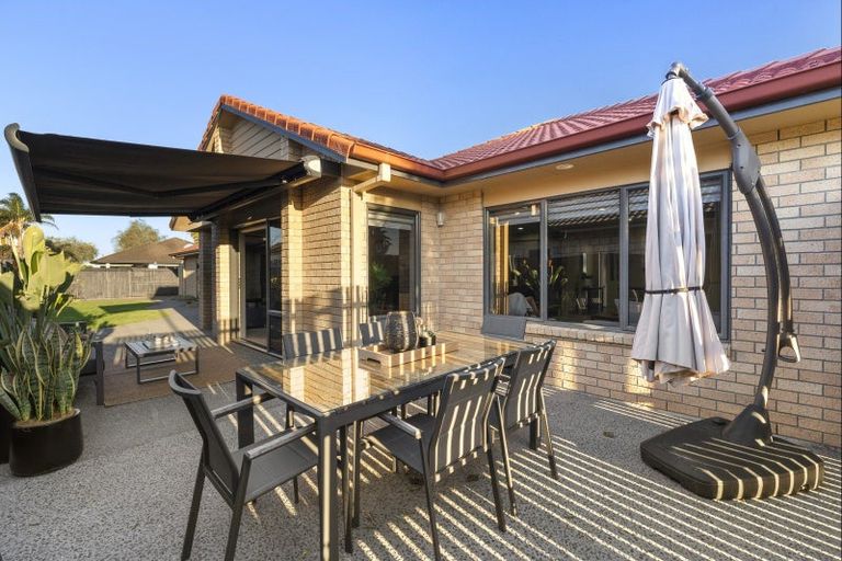 Photo of property in 33 Saint Heliers Place, Papamoa Beach, Papamoa, 3118