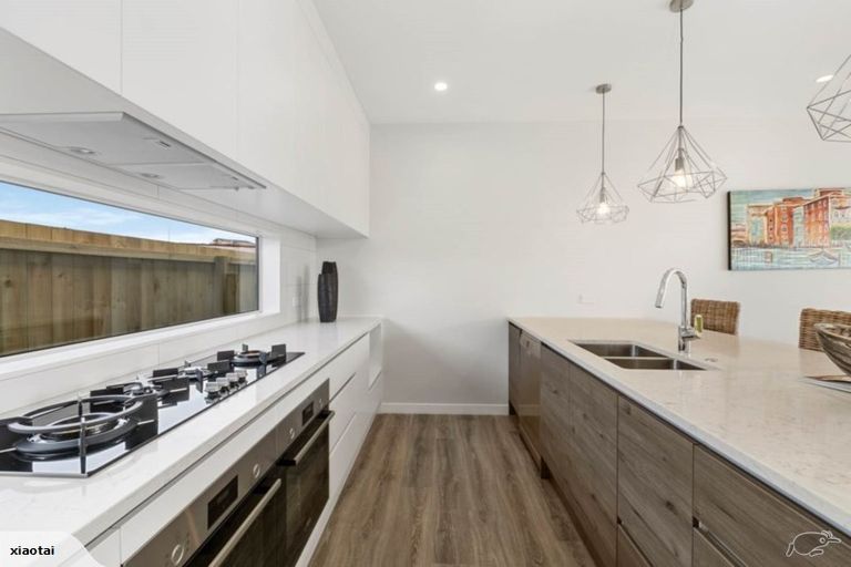 Photo of property in 137 Godfrey Drive, Orewa, 0931